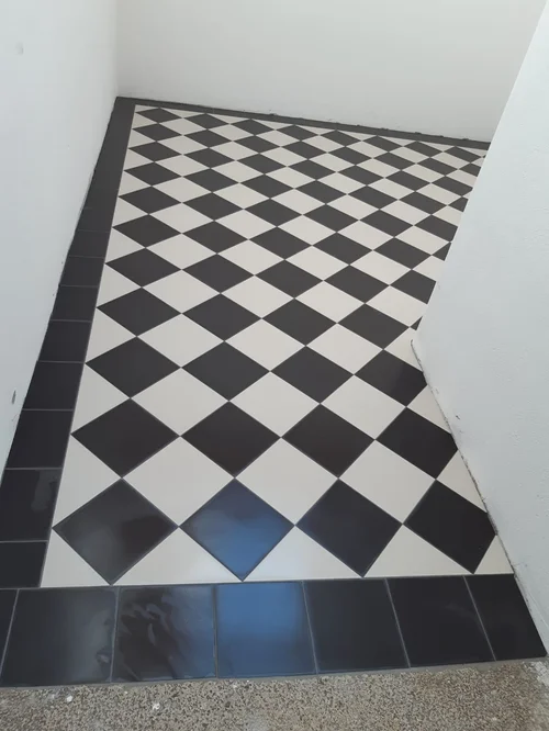Stairwell – image 11