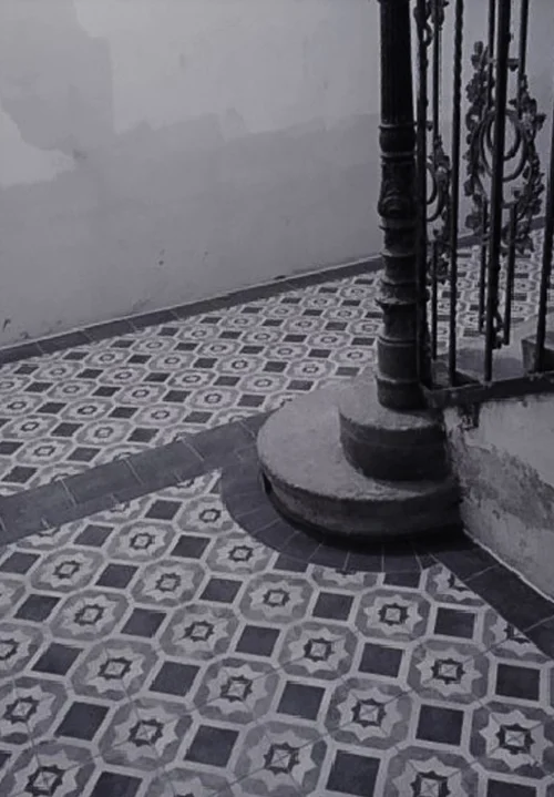 Stairwell, alternative cement tile, Radius pattern, Vienna