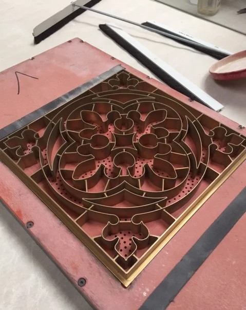 Zahna Fliesen brass mould with a stencil for sweeping in the individual colours