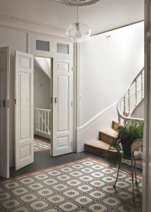 Grazia old england, stairwell, alternative cement tile, atrio scala