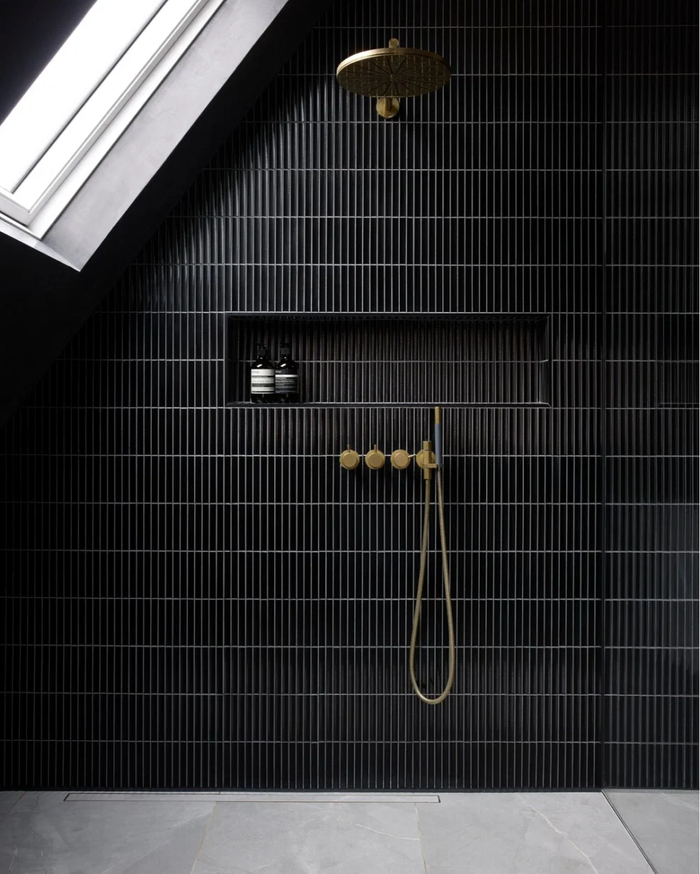 Sevilla KitKat Black Glossy – Mosaik von The Mosaic Factory