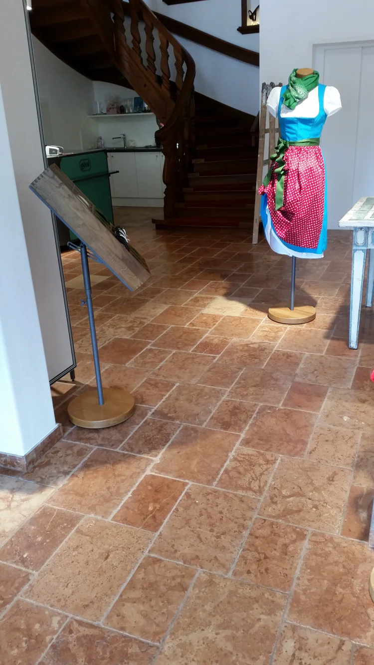 Pannonia autumn leaf from €58 (2)