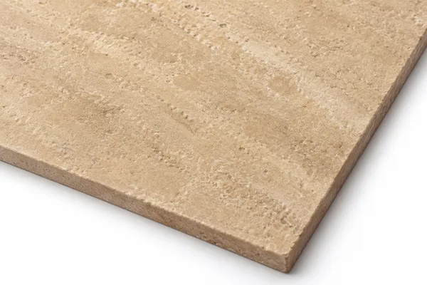 Materialstudie: Travertin mit gespachtelten Poren, gebürstet, leicht gerundete Kante